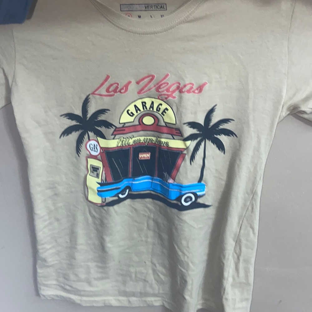 This is a girl t-shit small size, baggy style
